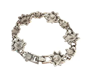 Silver Tone Sunflower Flower Link Bracelet Fold Over Clasp Textured Estate 7" thumbnail 4