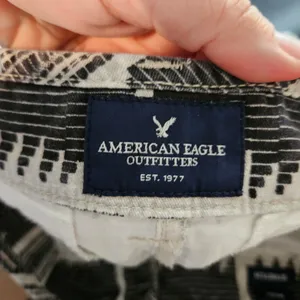 American Eagle Cotton Shorts Tan & Black Print Size 00 thumbnail 3