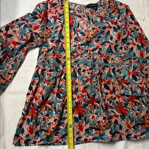 Suzanne Betro Multicolor Floral Blouse with Bell Sleeves SZ M thumbnail 4