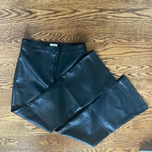 Aritzia Wilfred Faux Leather High Waisted Crop Bootcut Flare Pants Size 4 Black thumbnail 3