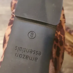 Amazon Essentials Leopard Print Ballet Flats thumbnail 2
