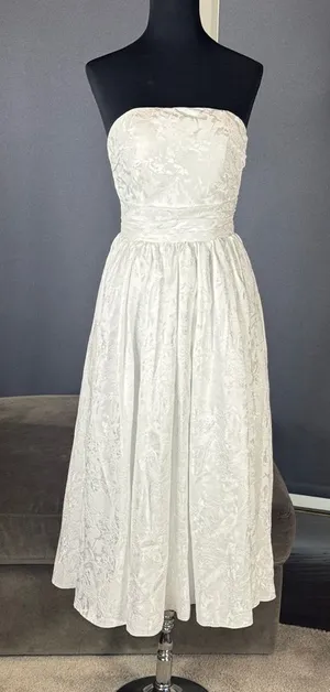 Women’s White Floral Strapless Prom Formal Dress Zip & Corset Back Size 2/4 NWOT thumbnail 1
