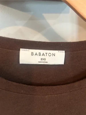 Aritzia Babaton Contour Ruched Side T-shirt Dress in Brown thumbnail 3