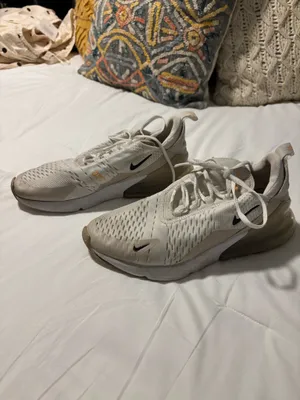 Nike Sneakers thumbnail 2