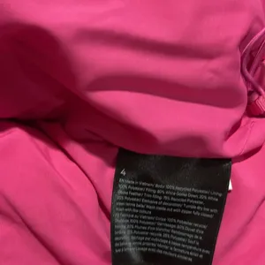 Lululemon Wunder Puff Super Cropped Vest Sonic Pink PrimaLoft Goose Down Size 4 thumbnail 5
