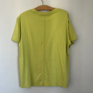 Boxy crewneck Lululemon tee shirt. Size 10 (?) thumbnail 2