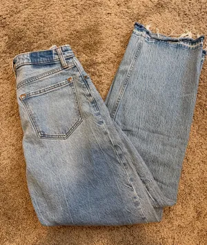 Abercrombie 90’s Relaxed Jeans thumbnail 1