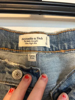 Abercrombie Curve Love Ankle Straight Ultra High Rise Jeans thumbnail 2
