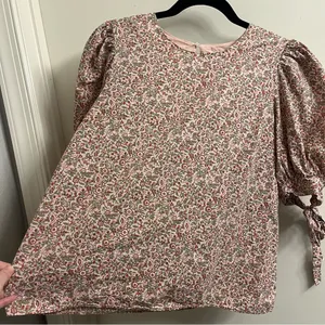 Hyacinth House Fiona Floral Top Small thumbnail 4