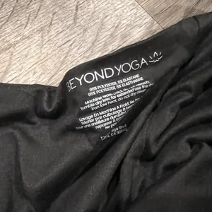 NWT Beyond Yoga scarf‎ thumbnail 7