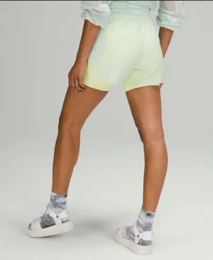 NWOT Lululemon Step Out High Rise Short 3” size 4‎ thumbnail 1