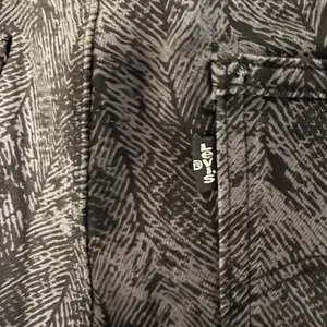 Levi’s 529 Gray Floral Straight Leg Skinny Jeans Size 12 thumbnail 7