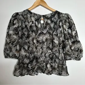 Free People NWOT Black Snakeskin XOXO Smocked Blouse Size Large thumbnail 8