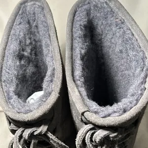 BEARPAW Phylly Sheepskin Lined Suede Womens Pull On boots. Gray size 6. thumbnail 7