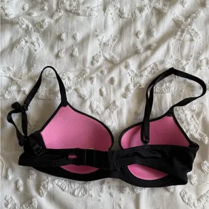 PINK Victorias Secret Bra thumbnail 2