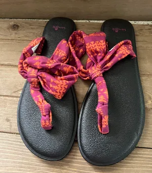 Size 7 Sandal Thong Red Fabric Women thumbnail 1