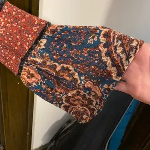 American Eagle Paisley Long Sleeve Women’s Medium thumbnail 5