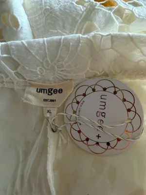 Umgee Off White Lace Pleated Shorts thumbnail 6