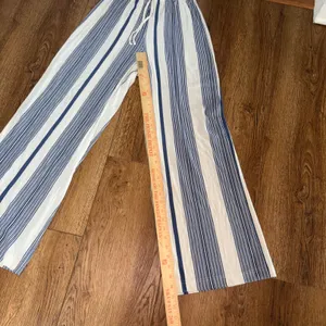H&M Blue White Striped Wide Leg Pants Womens M Boho casual nautical pull on thumbnail 4