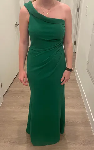 Green Formal Dress Size 6 thumbnail 1