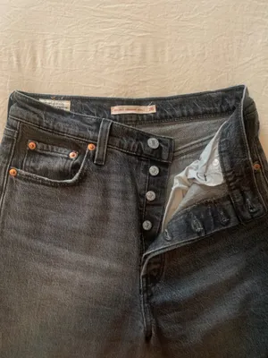 Straight Leg Black Levi’s Jeans thumbnail 2