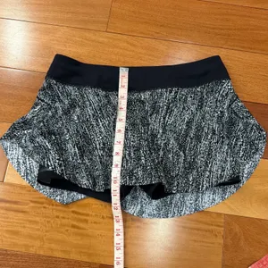NWOT Lululemon Pace Rival Skirt Womens Black White Static Print Skort Size 8 thumbnail 8
