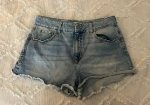 Guess Jean Shorts thumbnail 1