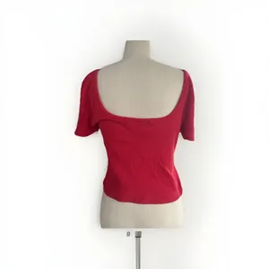 Universal Threads Women's Shrunken Short Sleeve Scoop Neck T-Shirt - Red L thumbnail 3