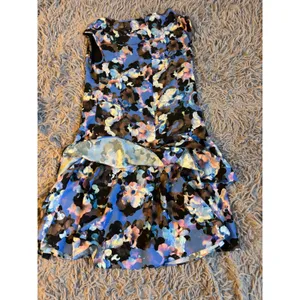 CeCe‎ by Cynthia Steffe Blue Floral Tiered Ruffle Drop Waist Dress Size 0 thumbnail 4