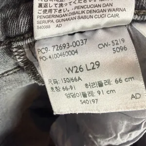 Levi’s Ribcage Straight‎ Ankle Jeans in Well Worn Black Size 26 thumbnail 9