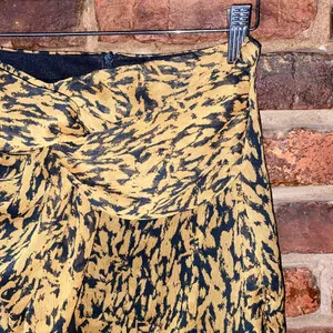 Zara Brown Black Animal Print Twisted-Front Mini Skirt Women's Size XS thumbnail 3