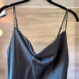 Dark green satin Zara midi dress thumbnail 2