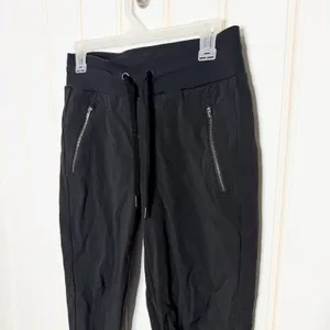 Athleta Trekkie North Jogger Black Zip Pocket Stretch Travel Pants 705 thumbnail 4
