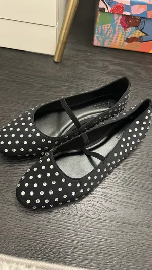 Old Navy Flats Ballet Black thumbnail 2