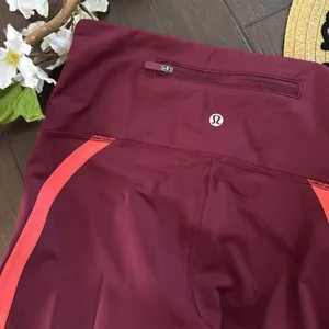 Lululemon Zip the Line Crop Leggings Burgundy Pink Stripe Zippers Size 6 thumbnail 7