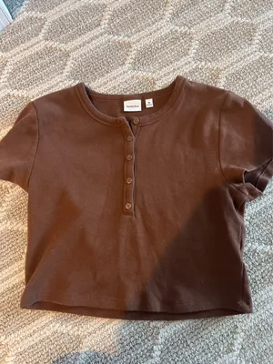 Aritzia Sunday Best Crop Top thumbnail 2