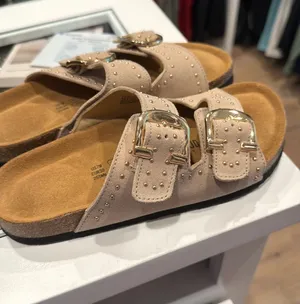 Tan sandals size 37 NWOT thumbnail 1