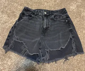 American Eagle Sz 2 cutoff highest rise mom jeans short.‎ thumbnail 1