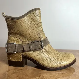 NEW Donald Pliner Wade Gold Textured Leather Ankle Moto Boots Women's 6M Italy thumbnail 1