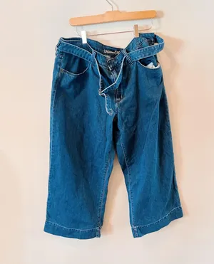 High Waisted Crop thumbnail 1