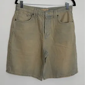 Free People We The Free Montana Loose Fit Denim Jean shorts size 27 NWOT thumbnail 1