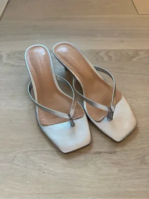 Anthropologie Silver Thong Kitten Heels thumbnail 4