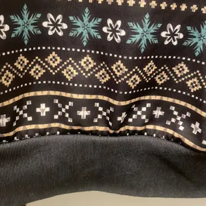 Oversized ugly Christmas sweater size s to l long sleeves graphic print thumbnail 8