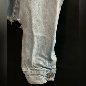 Forever 21 Los Angeles Women’s Distressed Frayed Crop Denim Jean Jacket LG thumbnail 4