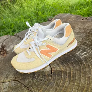 New Balance Wmns 574 Calm Taupe WL574RD2 shoes size 8 thumbnail 2