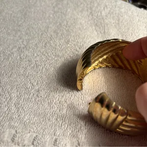 Lovely Vintage Hinged Clamper Bracelet, Gold-Tone thumbnail 5