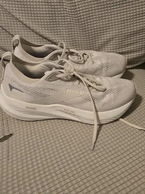 Brooks Women's Athletic Sneakers in Light Beige and Cream thumbnail 2