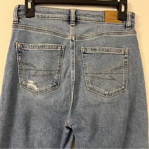 American Eagle Stretch Mom Jean Blue size 4 Long semi distressed look thumbnail 4