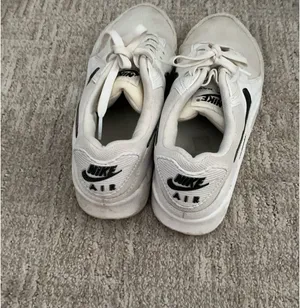 Women’s Nike Air Shoes thumbnail 2