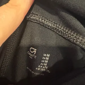GapFit Womens Black Cropped Leggings Size Medium Activewear Yoga Pants‎ thumbnail 3
